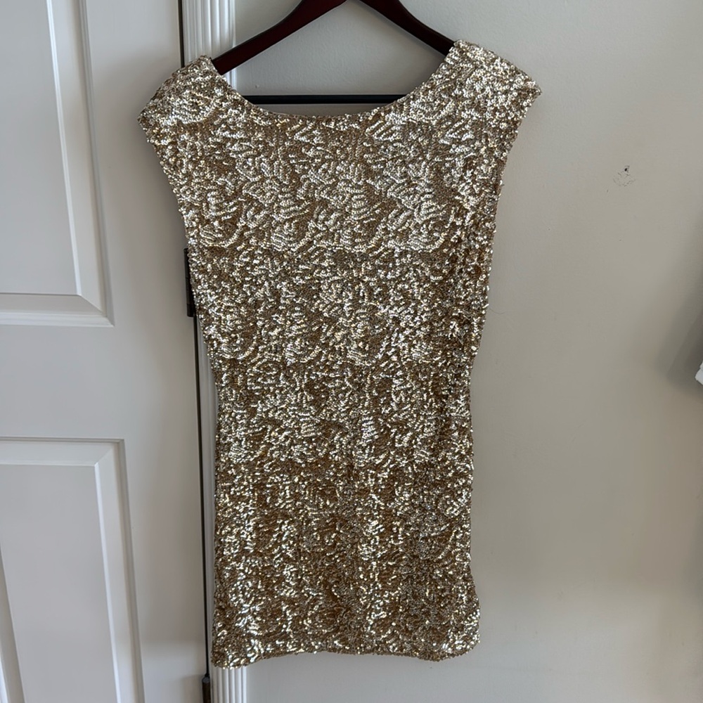 ALICE AND OLIVIA GOLD SEQUINS DRESS SIZE LARGE